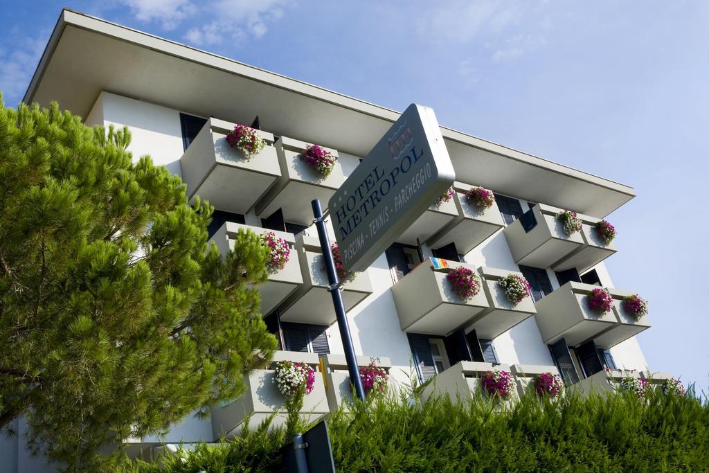 Hotel Metropol Caorle Bagian luar foto