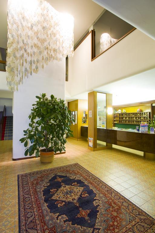 Hotel Metropol Caorle Ruang foto