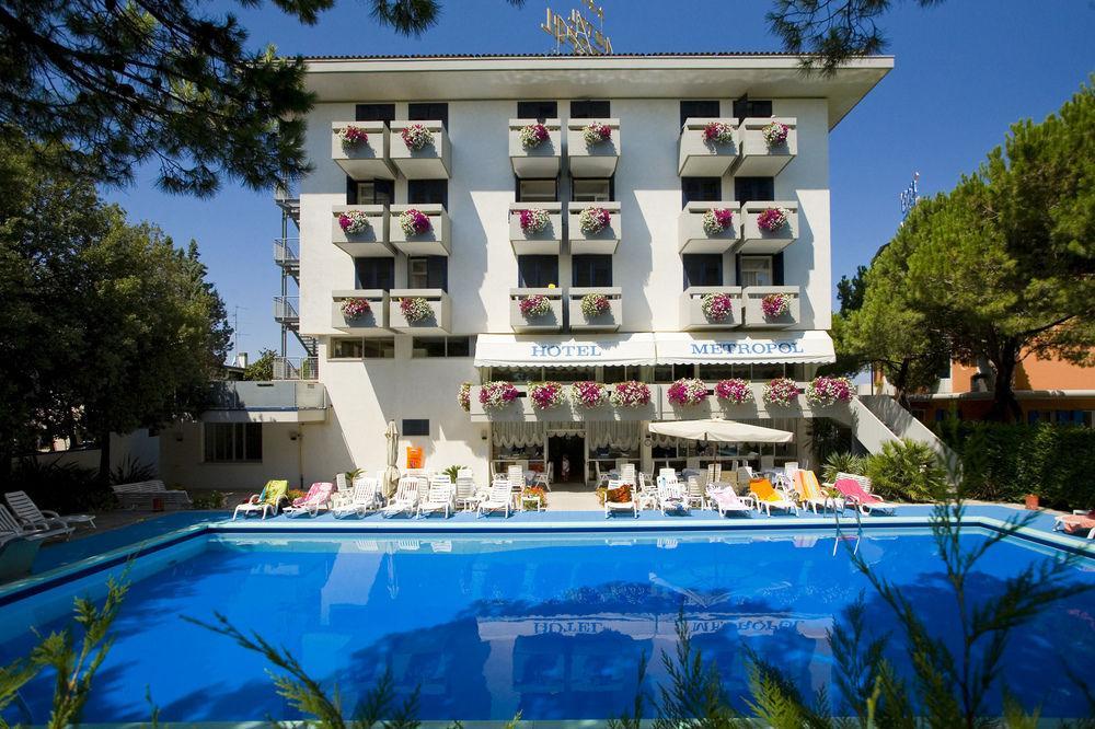 Hotel Metropol Caorle Bagian luar foto