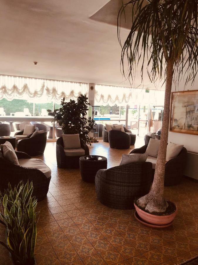 Hotel Metropol Caorle Bagian luar foto